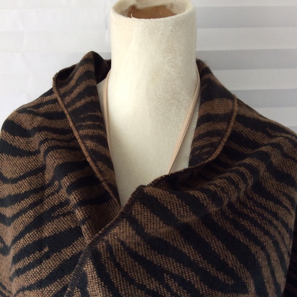 Scarf/Wrap - Picture 2 of 4